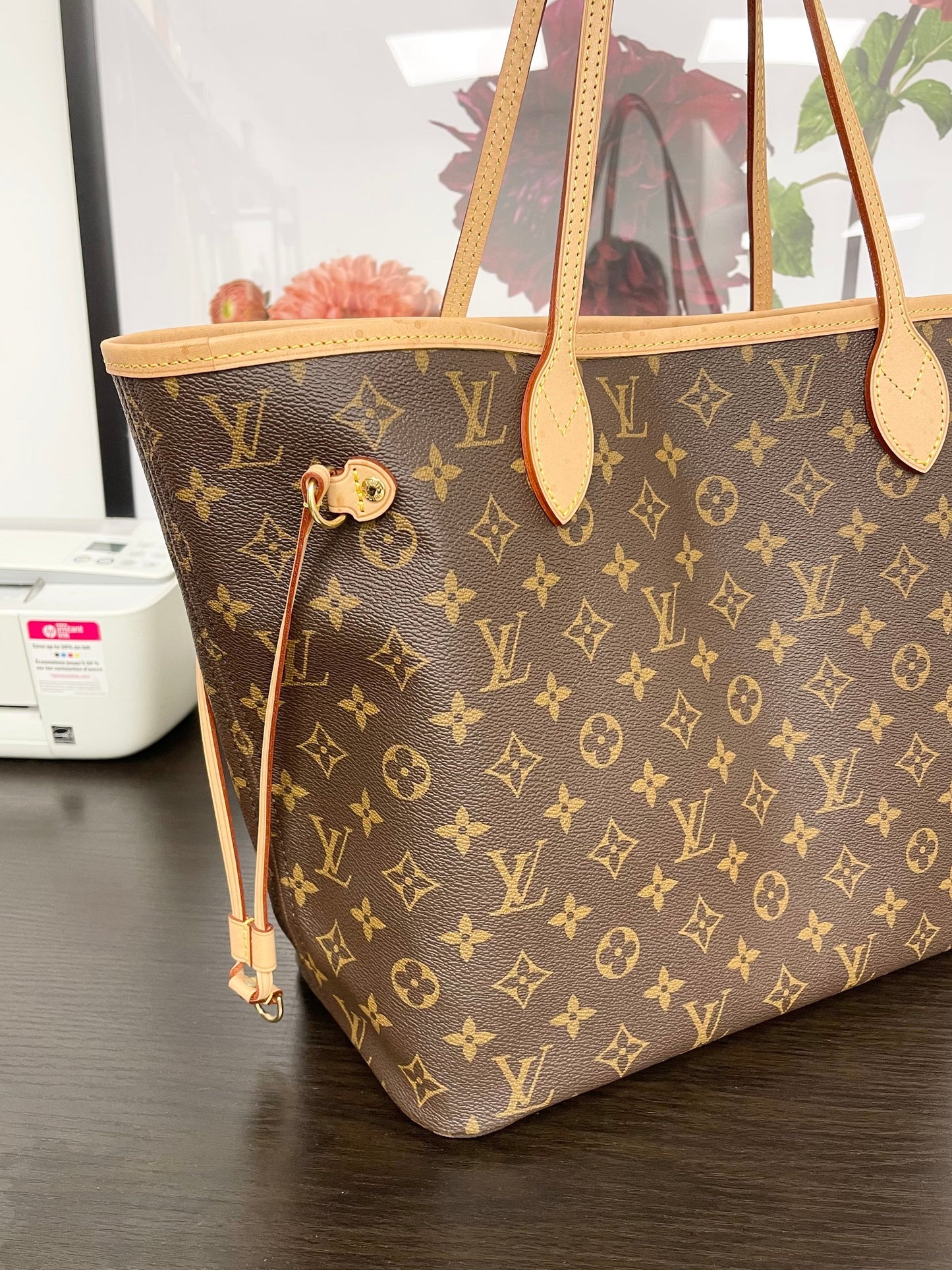 LOUIS VUITTON 2022 Monogram Neverfull MM Tote in Pivoine Pink