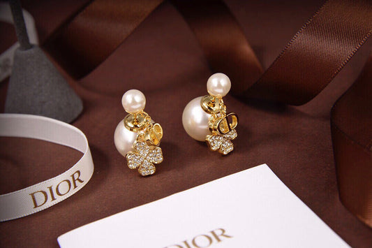 EN - Lux Earring Christian Dior 058