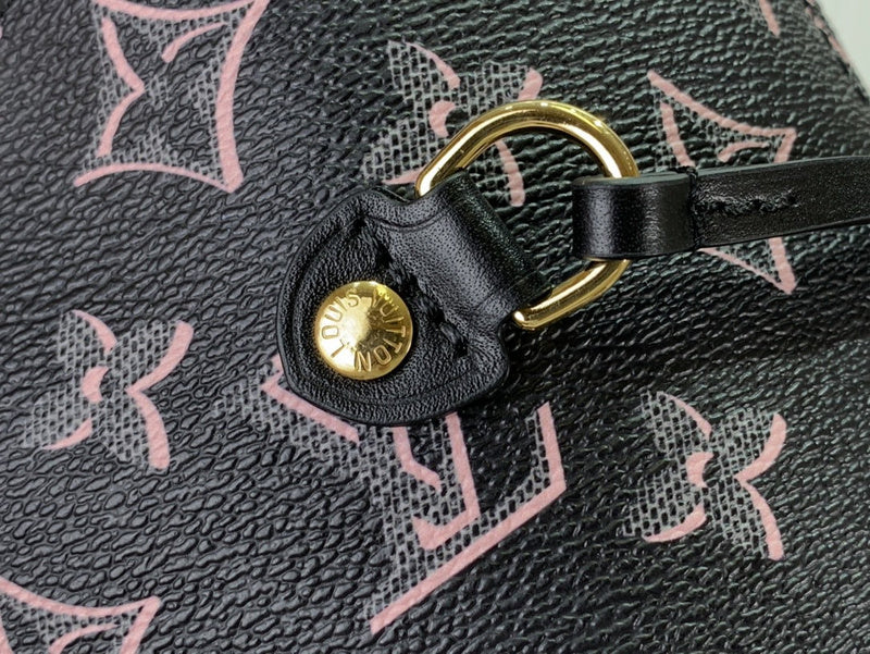 Bags Attire Louis Vuitton bags - 2452