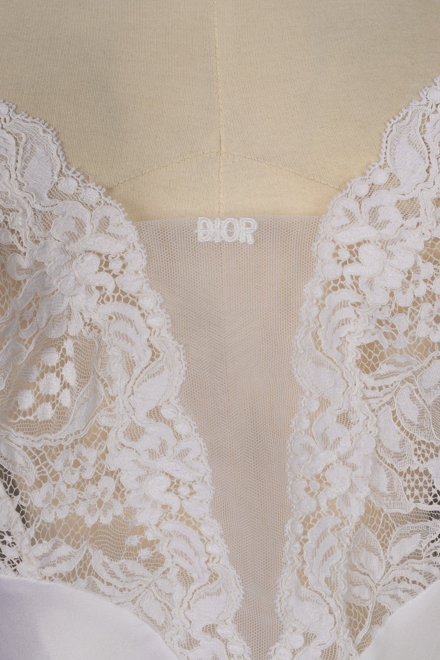 Nuisette blanche Dior