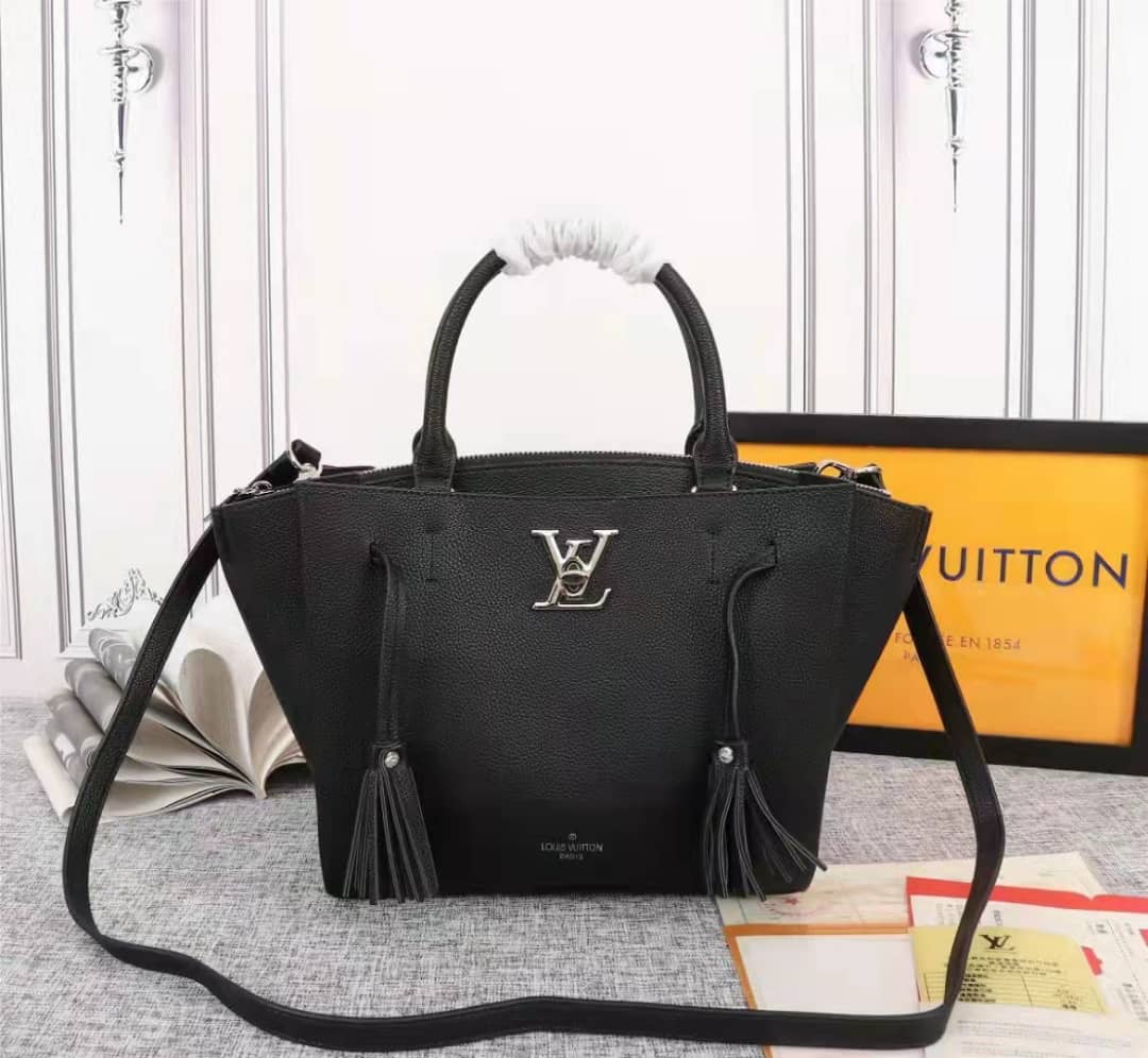 Designer Handbags Louis Vuitton 521