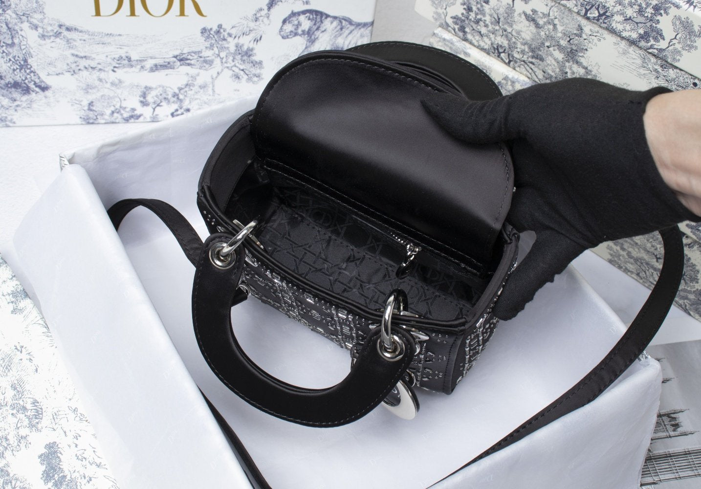 Luxury Handbags Christian Dior 230