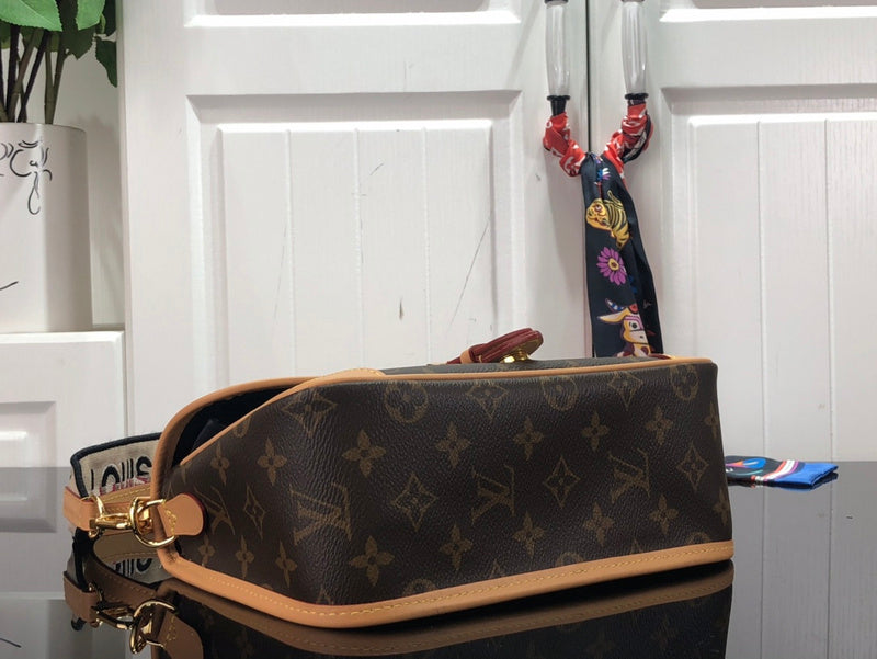 Bags Attire Louis Vuitton bags - 2465