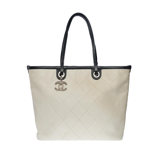 CHANEL Amazing Shopping Tote bag in White Caviar quilted leather, SHW