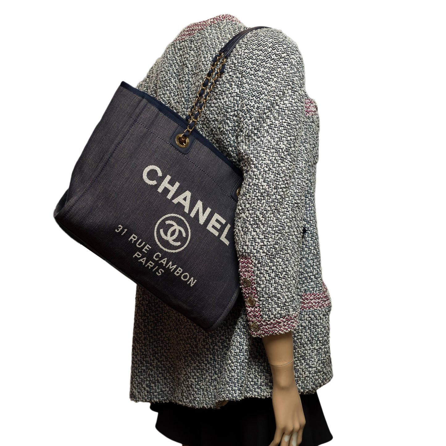 CHANEL Amazing Deauville Tote bag in blue denim canvas, GHW