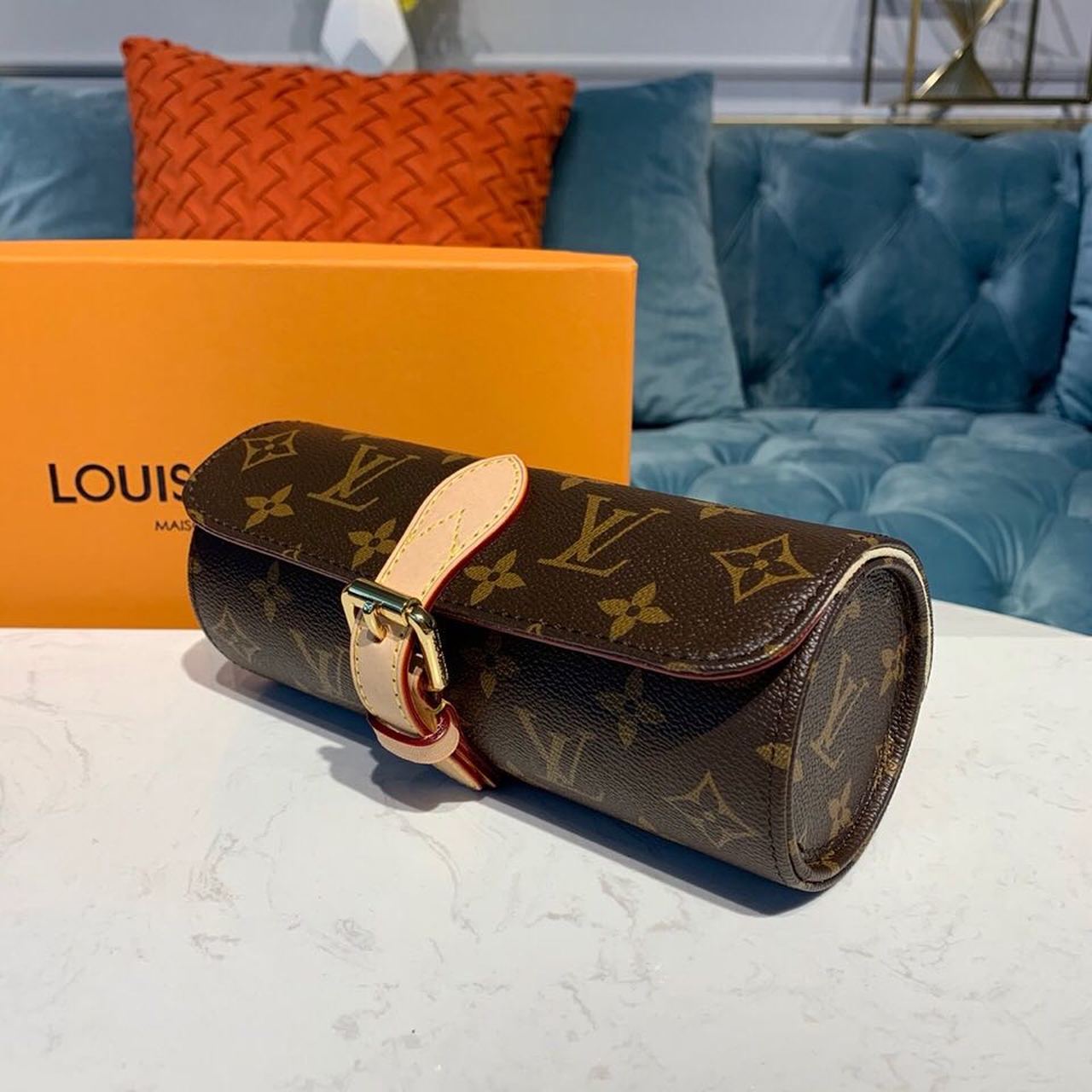 LV 3 Watch Case Monogram Canvas For Women, Travel Bags 7.9in/20cm LV M47530