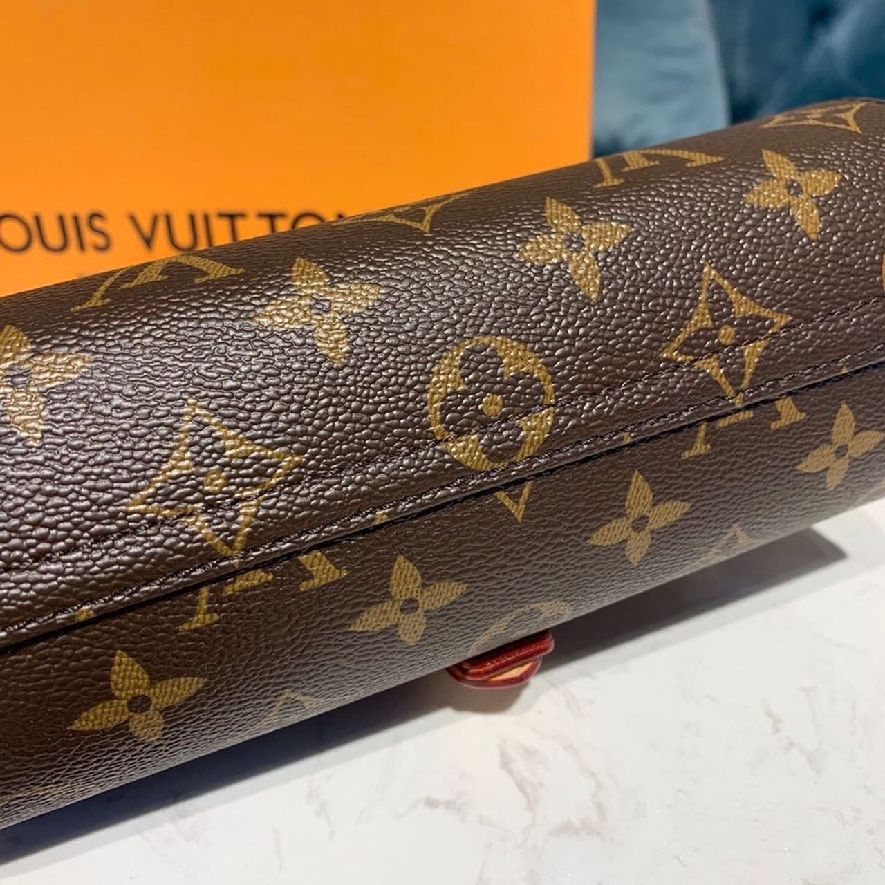 LV 3 Watch Case Monogram Canvas For Women, Travel Bags 7.9in/20cm LV M47530