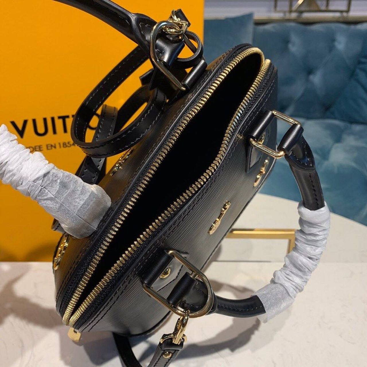 LV Alma BB Epi Black For Women, Shoulder And Crossbody Bags 9.2in/23.5cm LV M52884