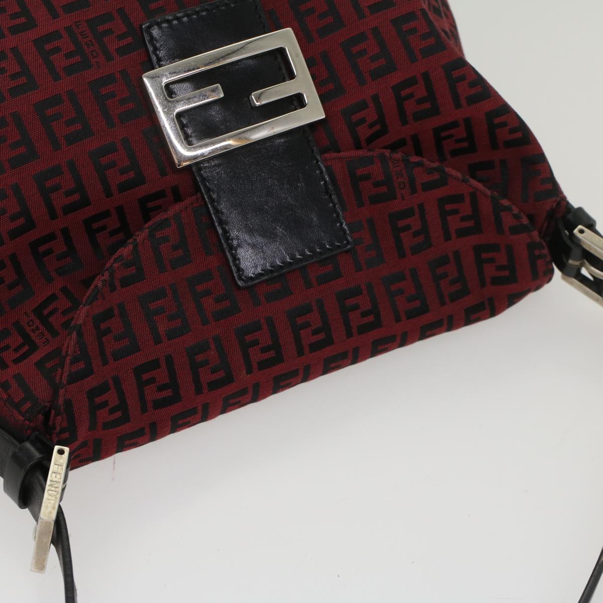 Fendi Zucchino Red Canvas Shoulder Bag (Pre-Owned)