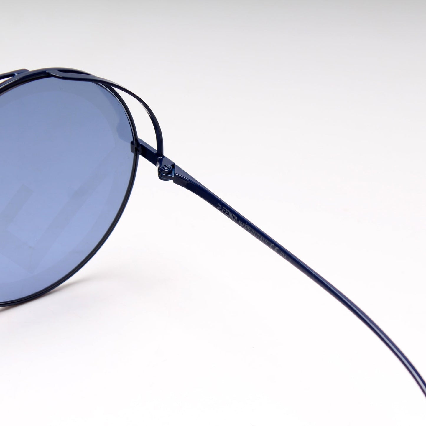 Fendi0285/S F Logo Round Sunglasses