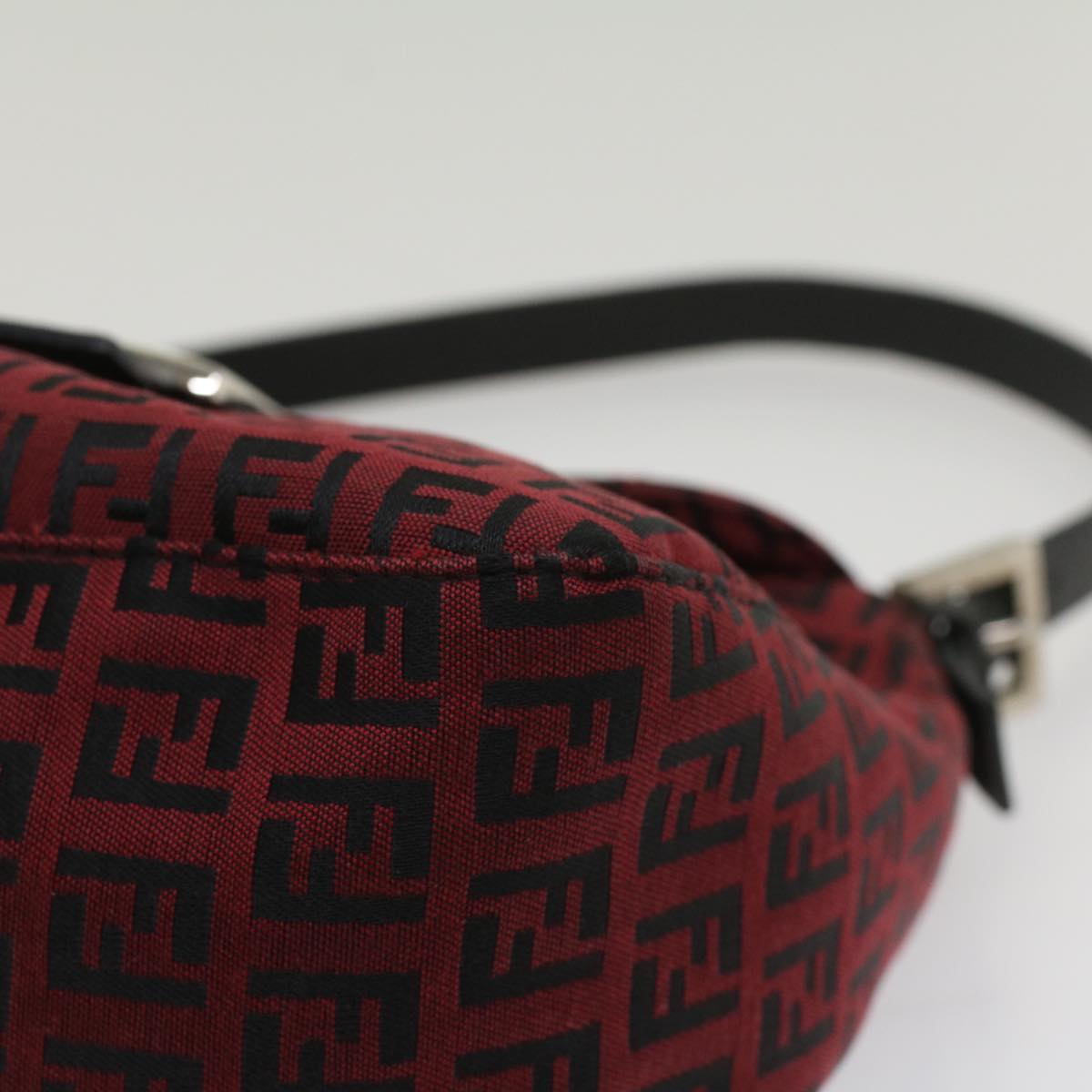 Fendi Zucchino Red Canvas Shoulder Bag (Pre-Owned)