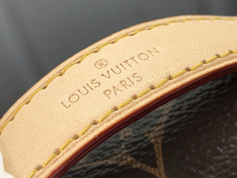 Bags Attire Louis Vuitton bags - 2458