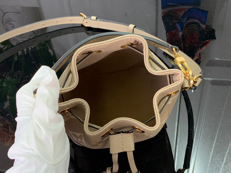 Bags Attire Louis Vuitton bags - 2476