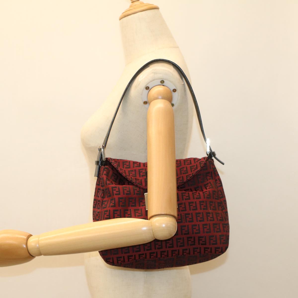 Fendi Zucchino Red Canvas Shoulder Bag (Pre-Owned)