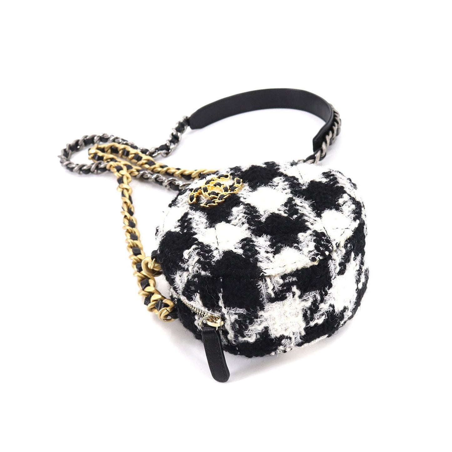 Shoulder Bag with the Chanel 19 chain shoulder bag tweed leather houndstooth black white AP0986 porch