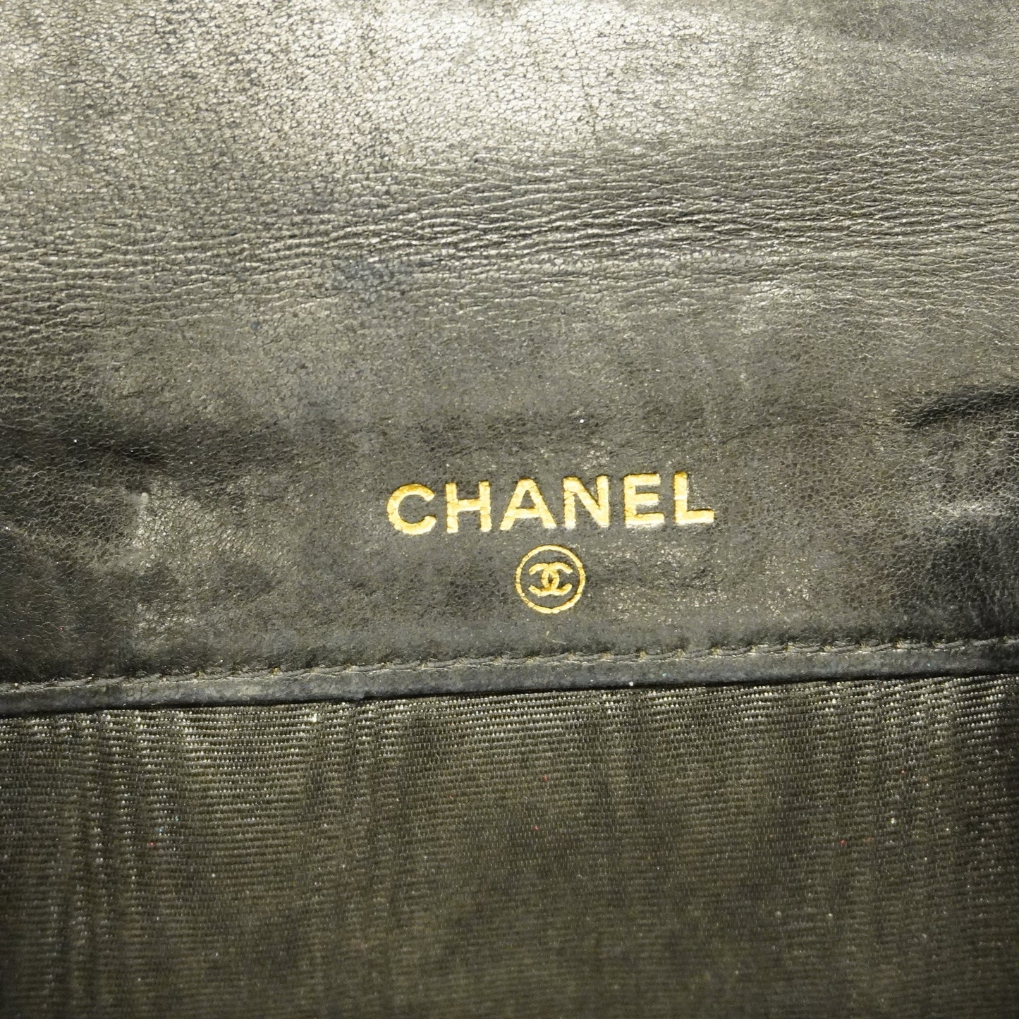 CHANEL[3cc2369] Auth  wallet caviar skin black gold metal