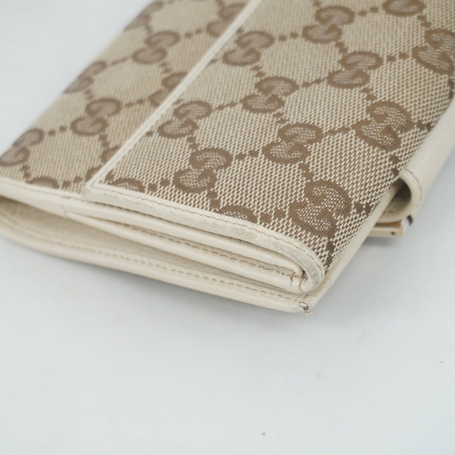 Gucci Bi-fold Wallet 141411 Women's GG Canvas Wallet (bi-fold) Beige