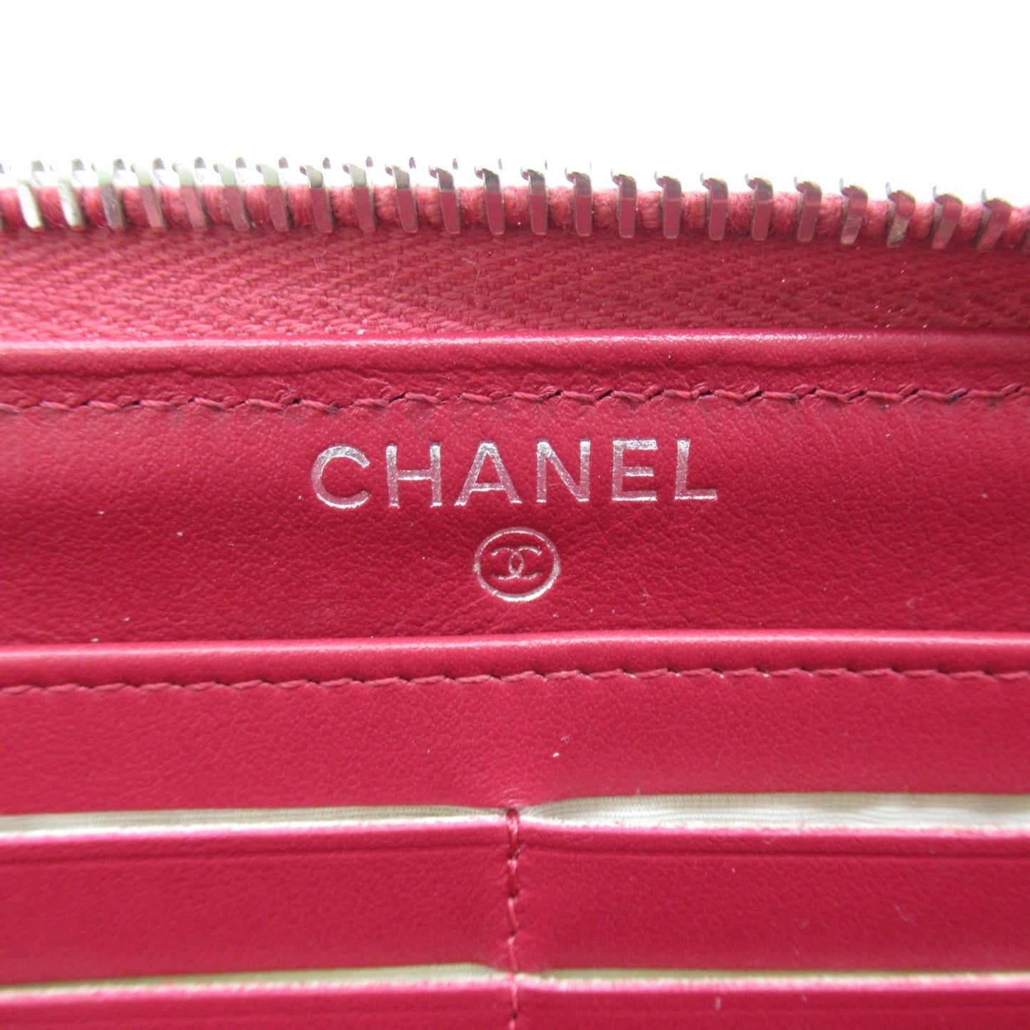 CHANEL L-shaped zipper long wallet Red Calfskin [cowhide] A68778