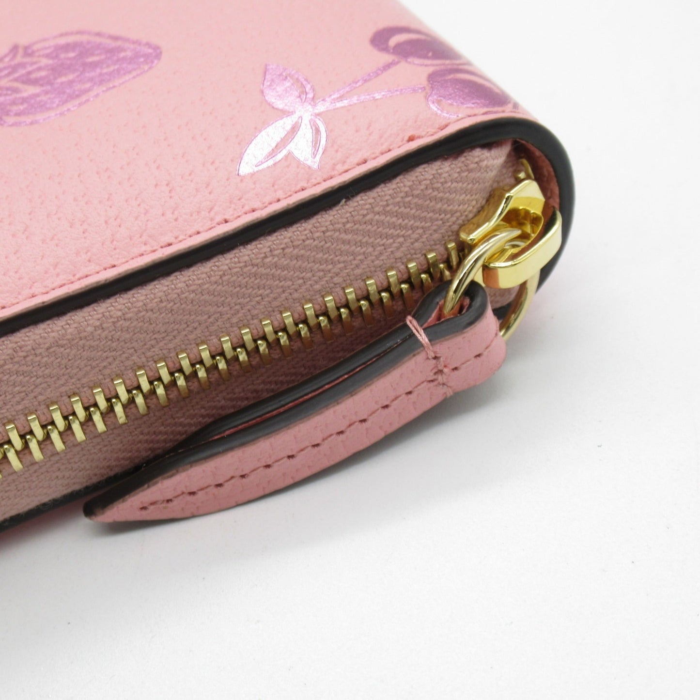 GUCCI Round long wallet Pink leather 456117