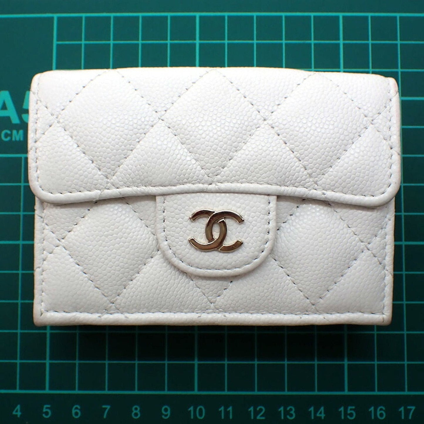 CHANEL caviar skin white trifold wallet