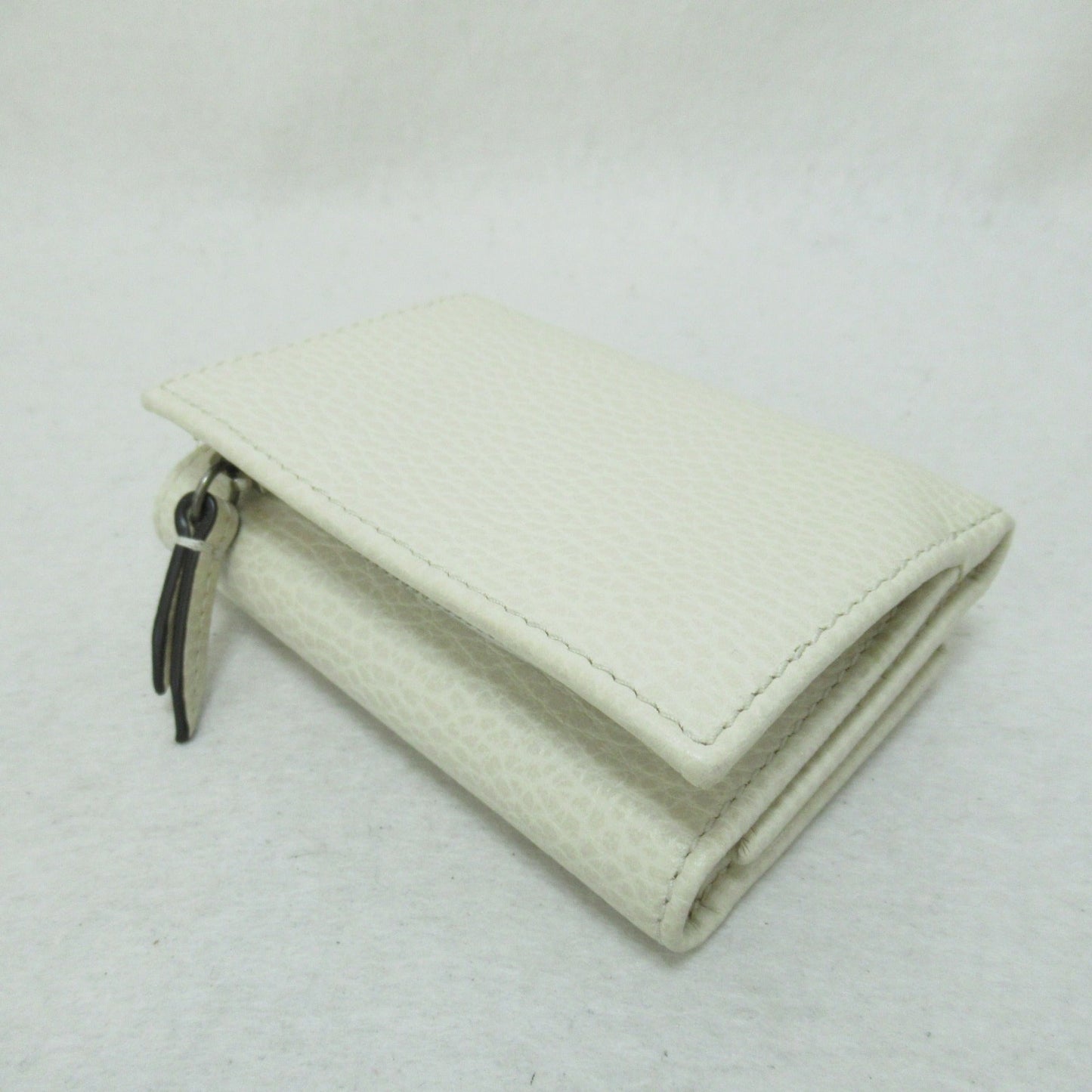 GUCCI GG Momant Trifold Wallet White leather 644407