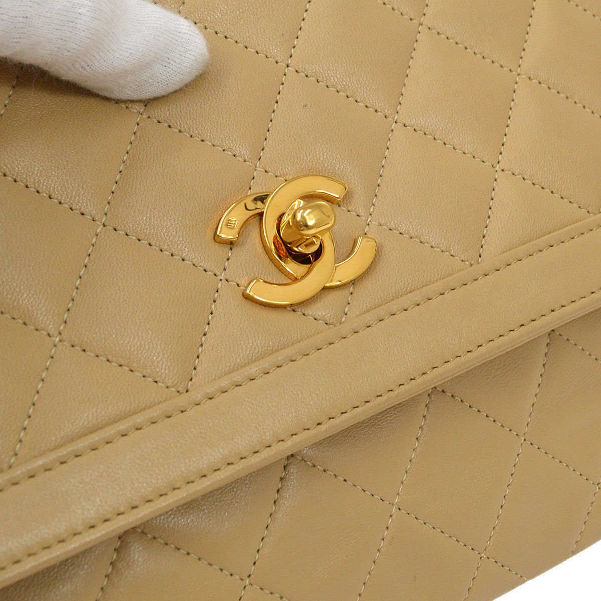 CHANEL Single Chain Shoulder Bag Beige Lambskin 71402