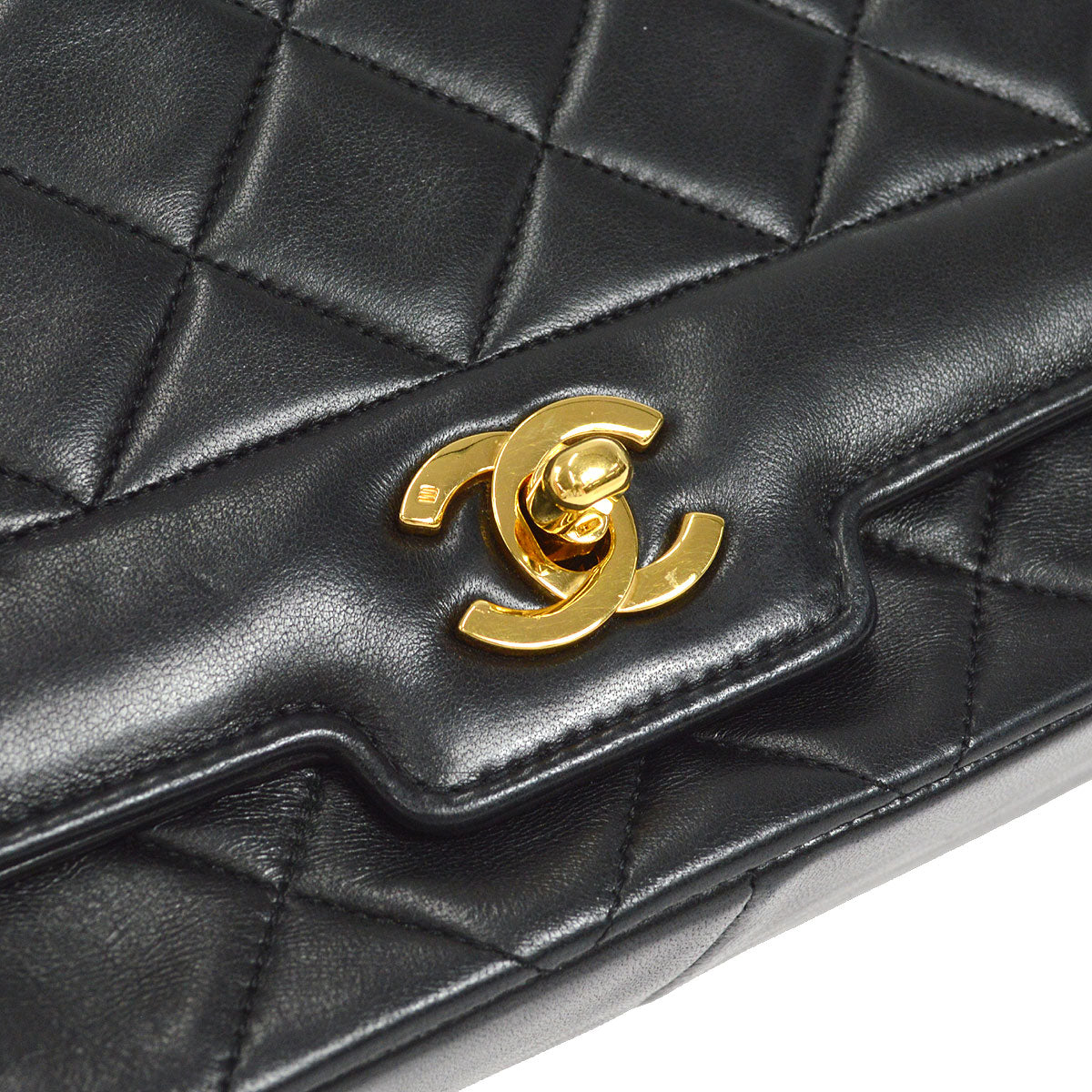 CHANEL Single Chain Shoulder Bag Black Lambskin