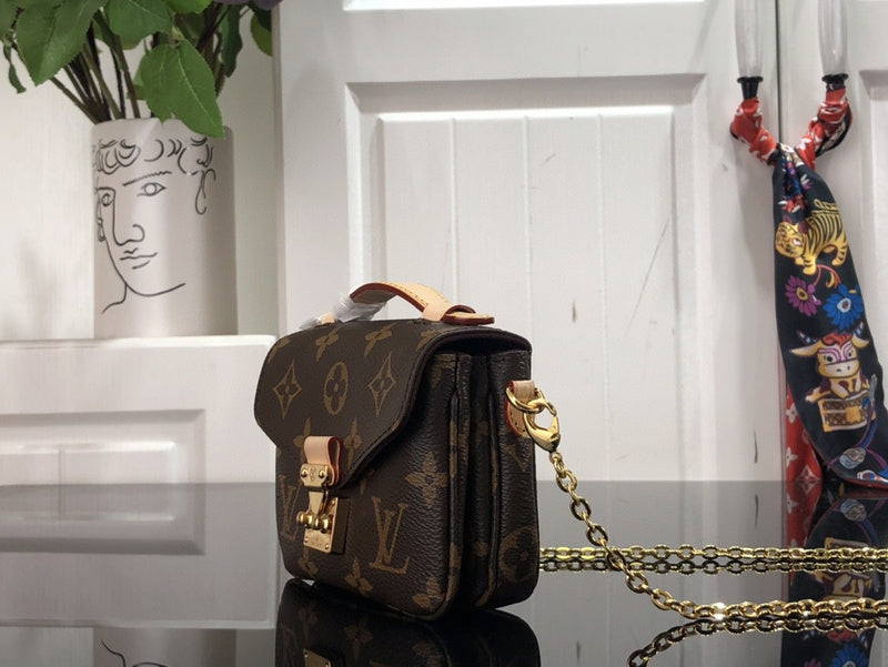 Bags Attire Louis Vuitton bags - 2458
