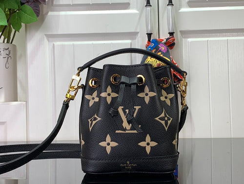 Bags Attire Louis Vuitton bags - 2476