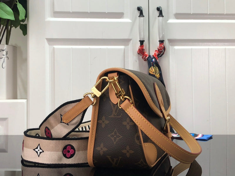 Bags Attire Louis Vuitton bags - 2465