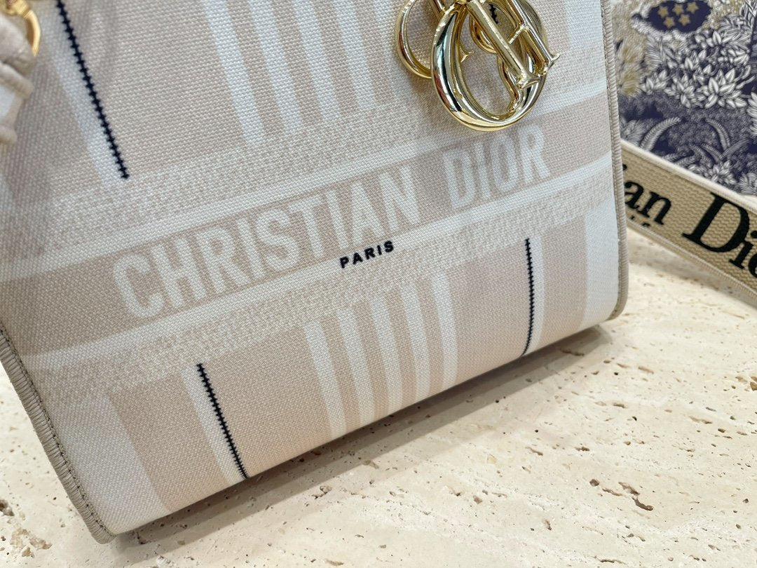 EN - New Arrival Bags Christian Dior 330