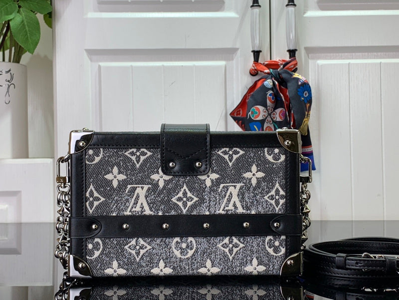 Bags Attire Louis Vuitton bags - 2462