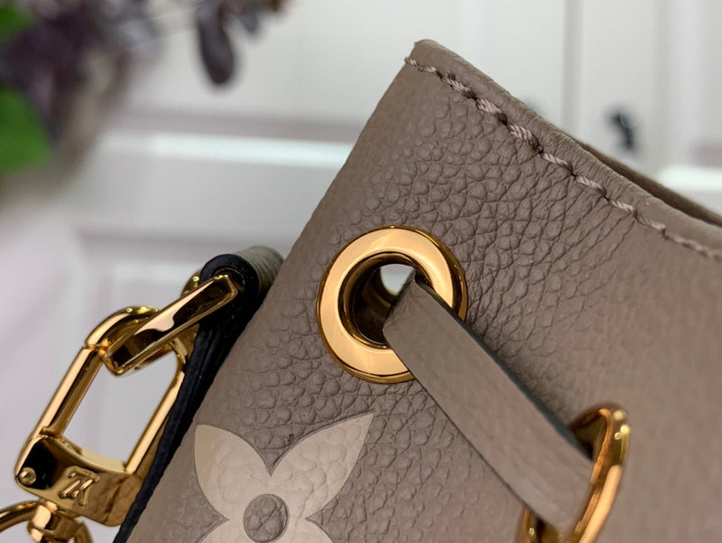 Bags Attire Louis Vuitton bags - 2476