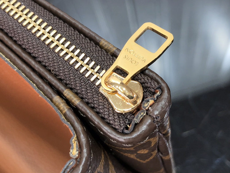 Bags Attire Louis Vuitton bags - 2456
