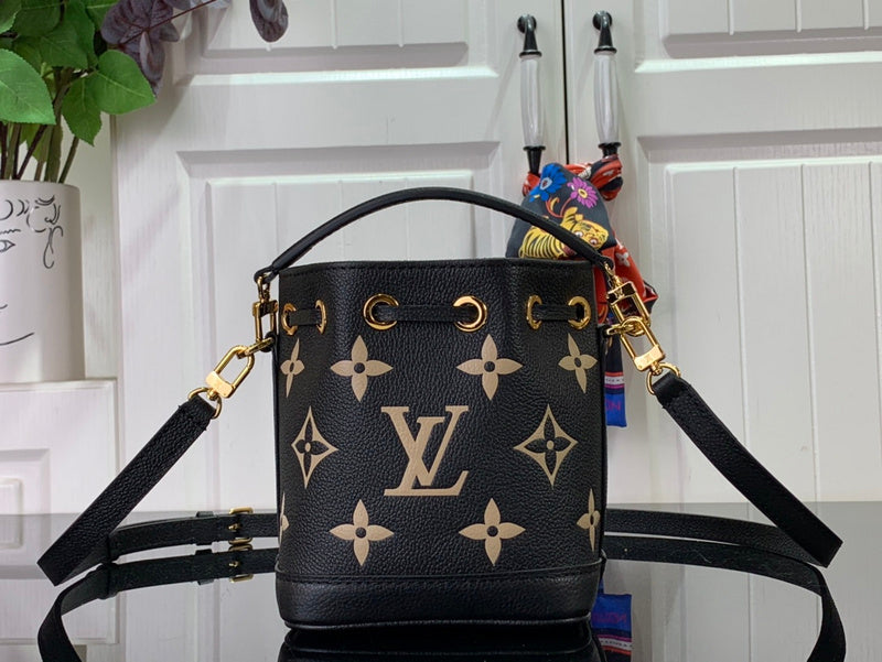 Bags Attire Louis Vuitton bags - 2476