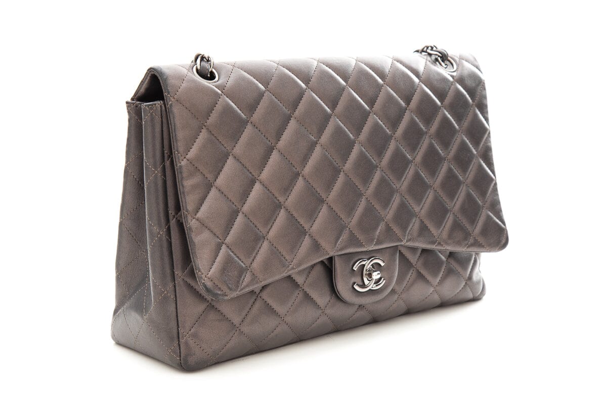 Chanel 2009-2010 Maxi Classic Flap Gunmetal Quilted Lambskin Handbag W Silver HW