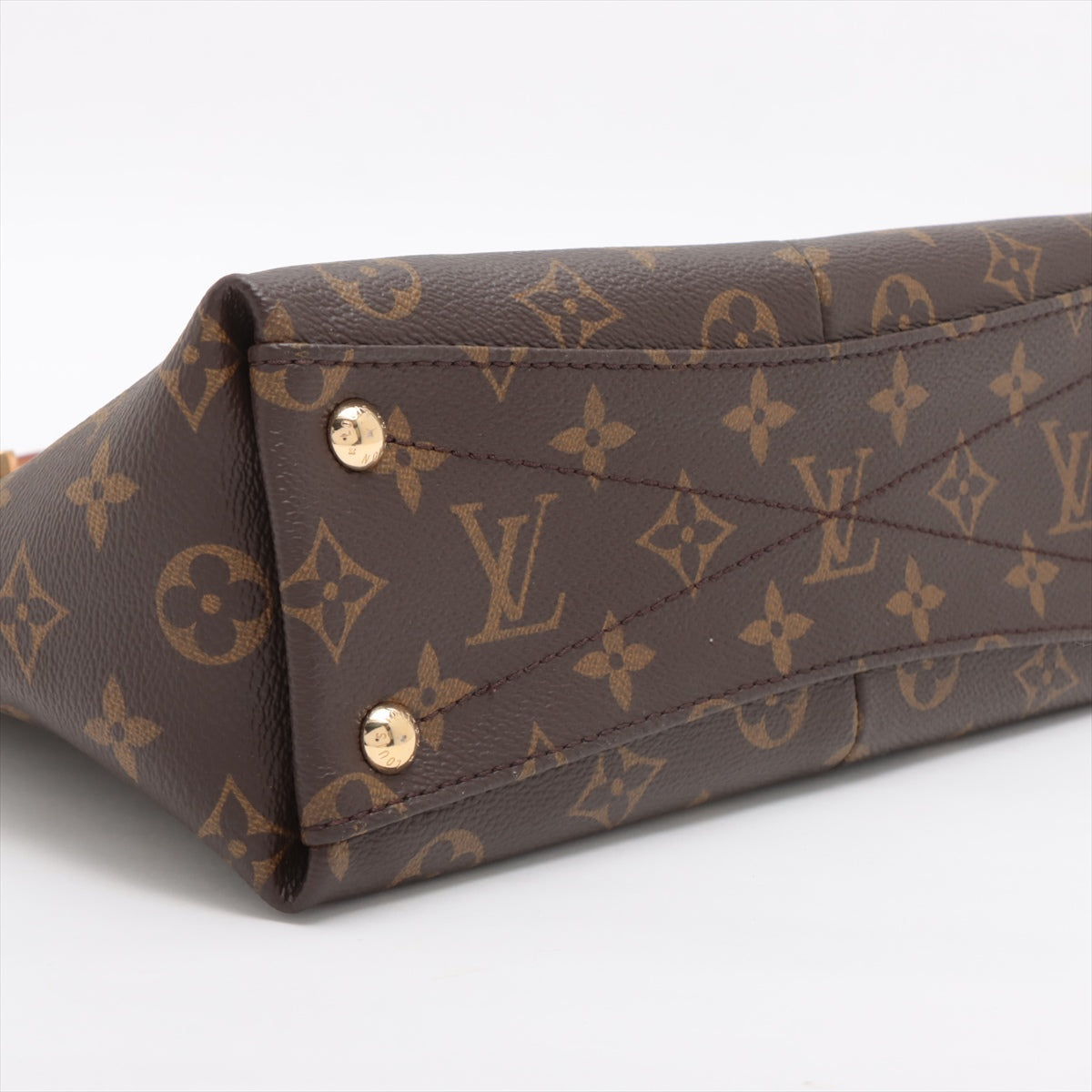 Louis Vuitton Monogram V Tote BB