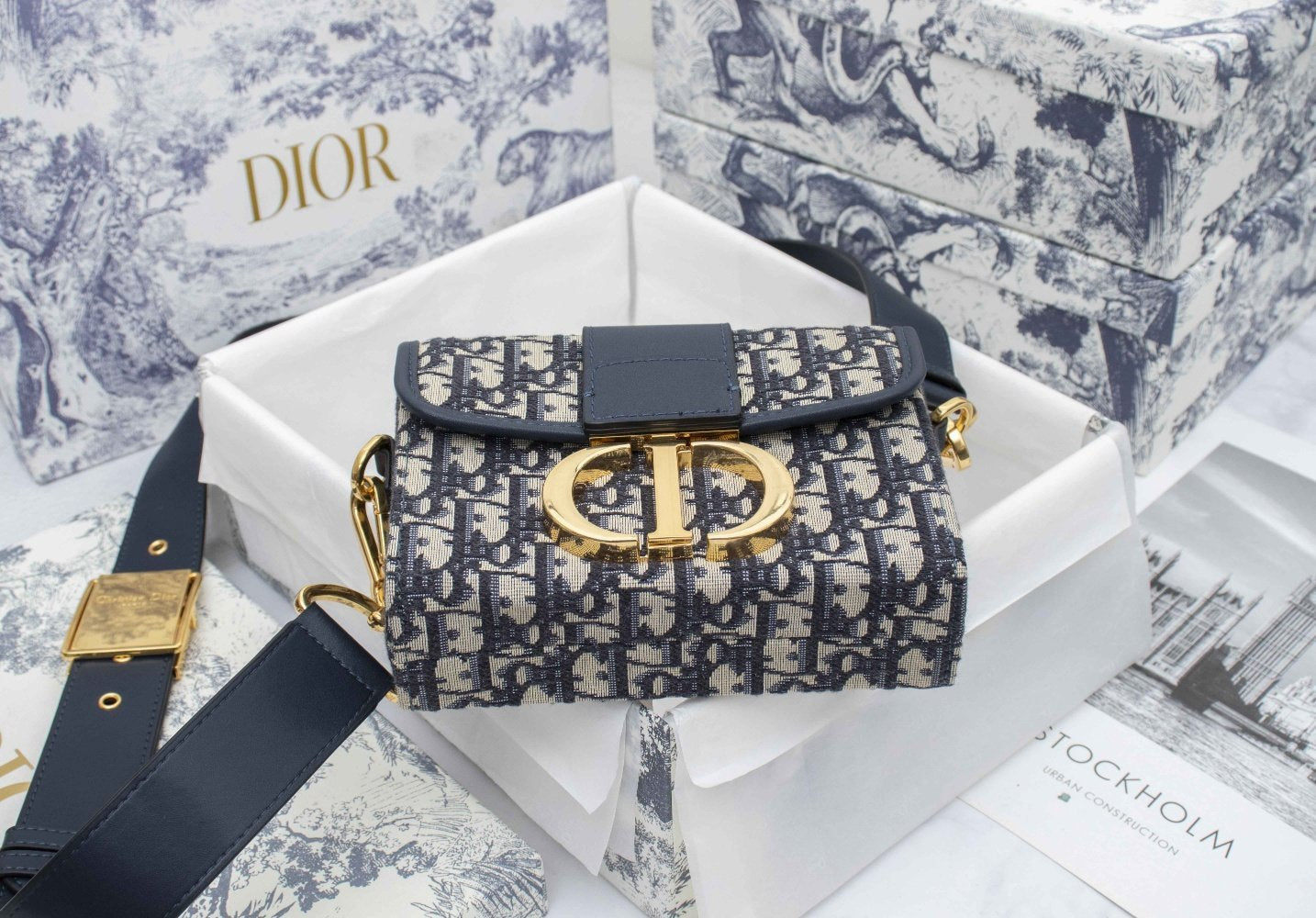 Luxury Handbags Christian Dior 242