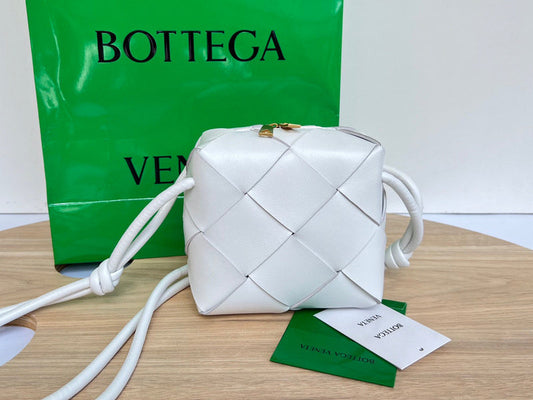 Bags Attire - Bottega Veneta Bags - 1456