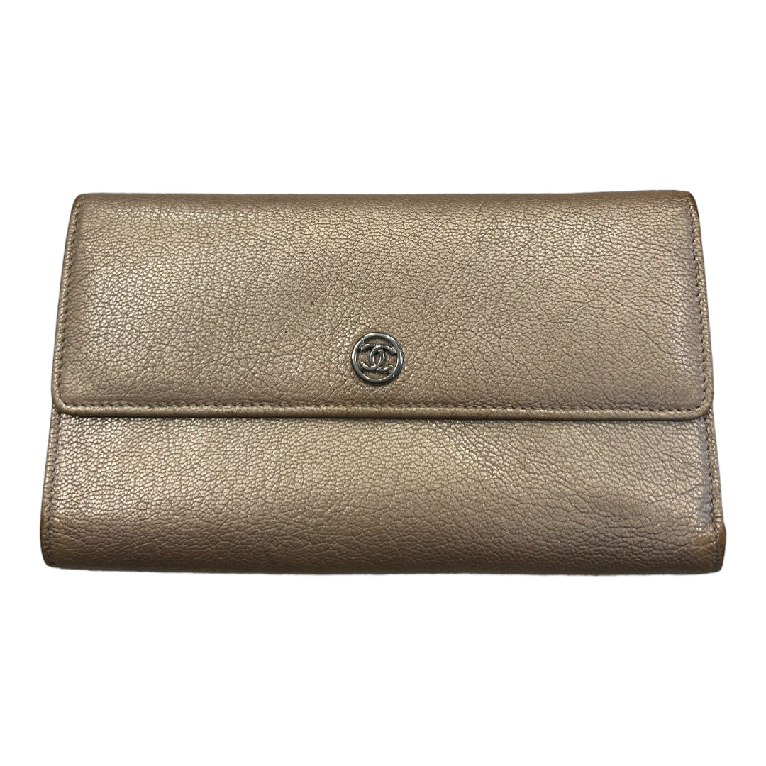 Wallet Luxury Designer By Chanel  Size: Large