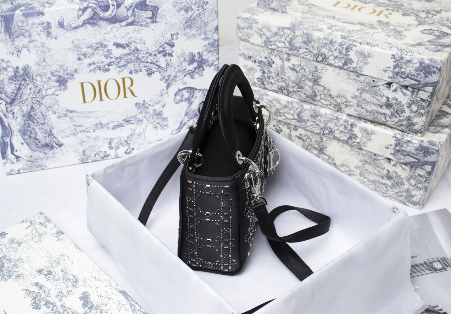 Luxury Handbags Christian Dior 230