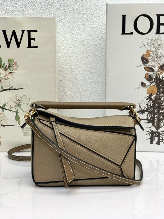 Bags Attire - Loewe Bags - 986