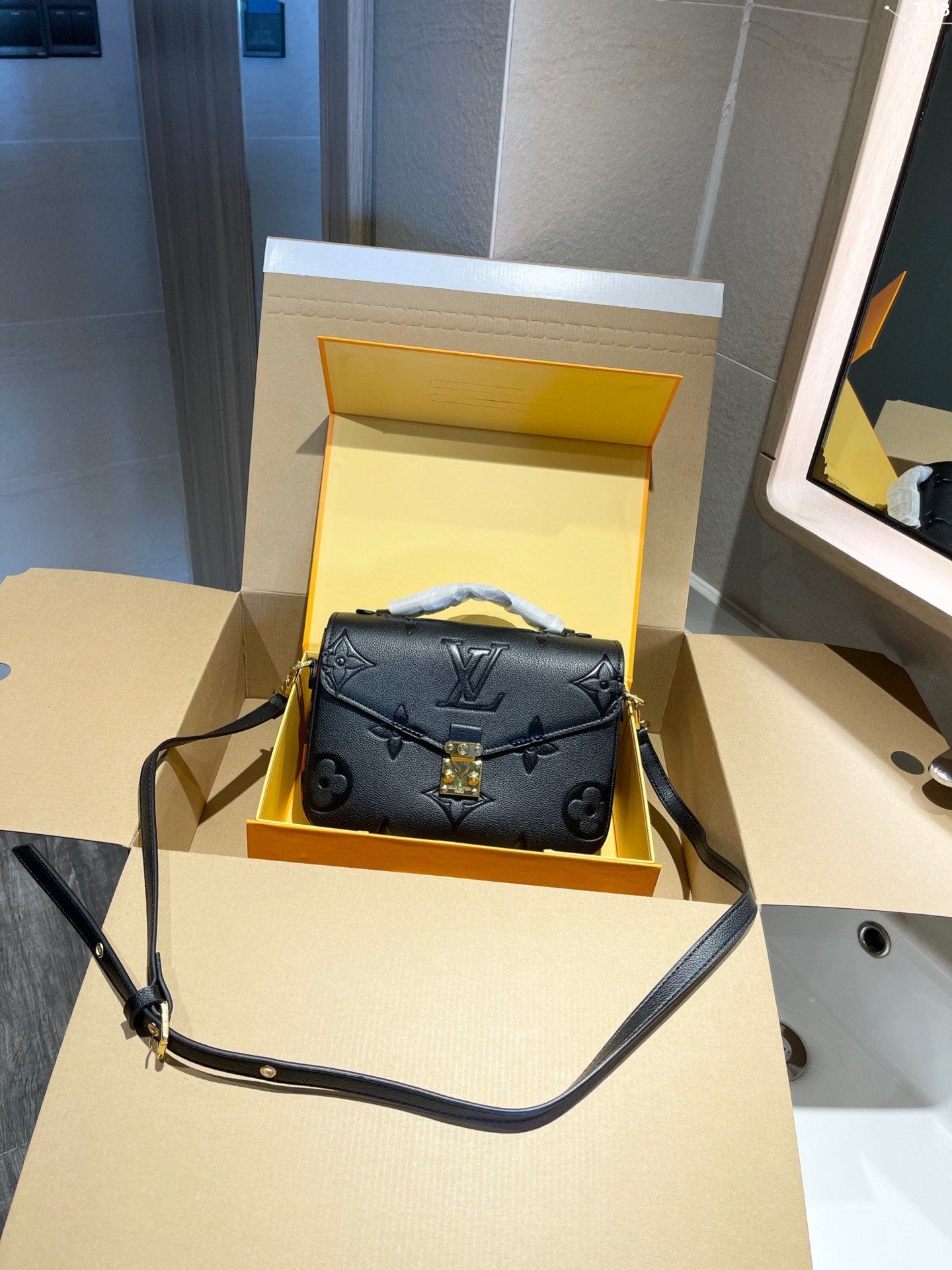 Designer Handbags Louis Vuitton 502