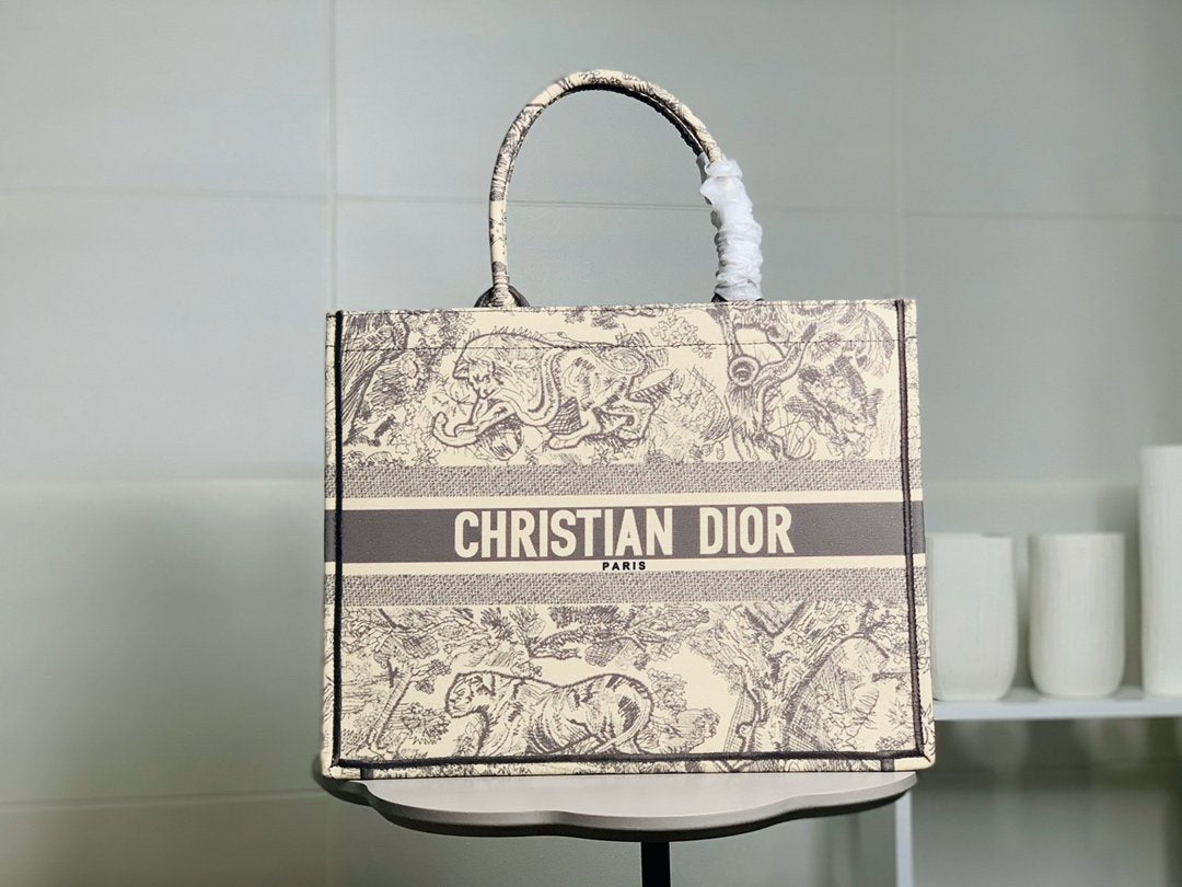 Luxury Handbags Christian Dior 128