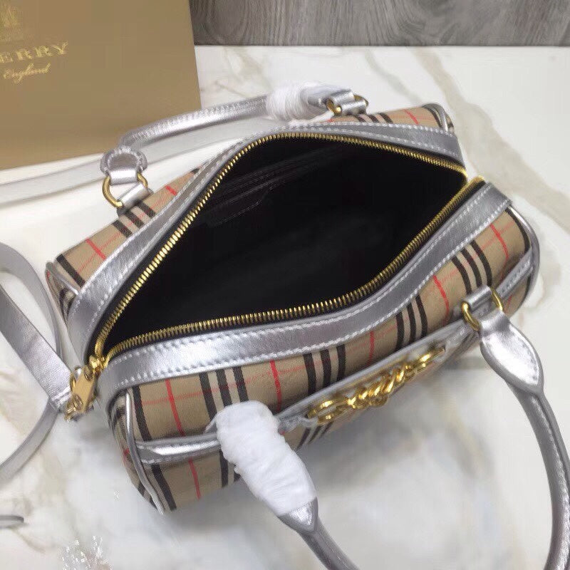 Burberry Bags - Bagsattire   684