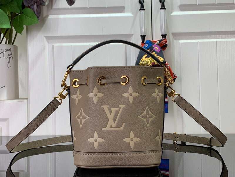 Bags Attire Louis Vuitton bags - 2476