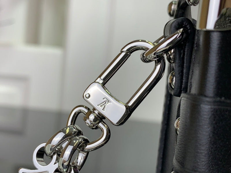 Bags Attire Louis Vuitton bags - 2462