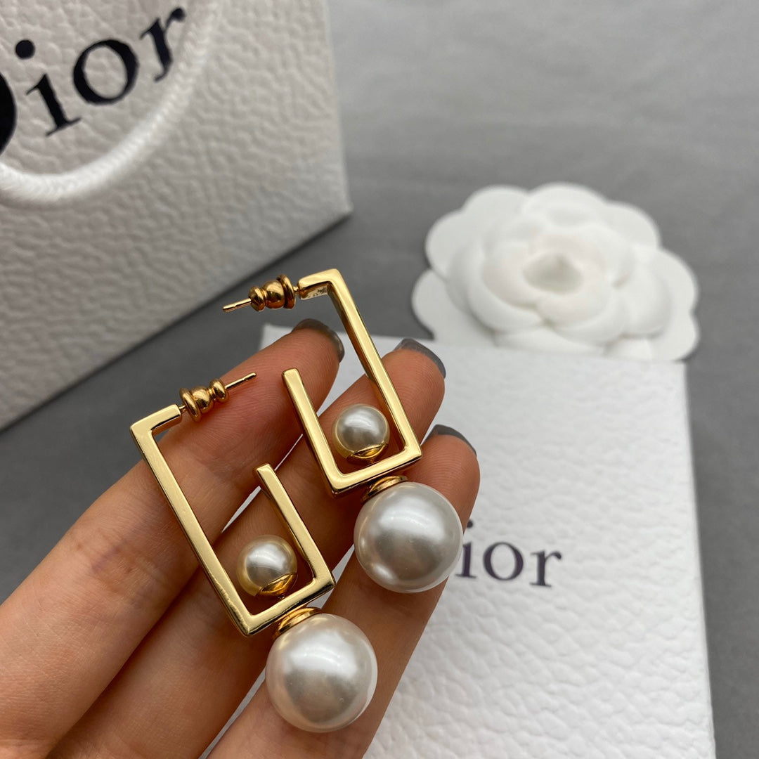 EN - Lux Earring Christian Dior 035