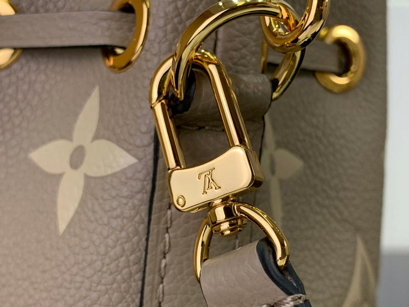 Bags Attire Louis Vuitton bags - 2476