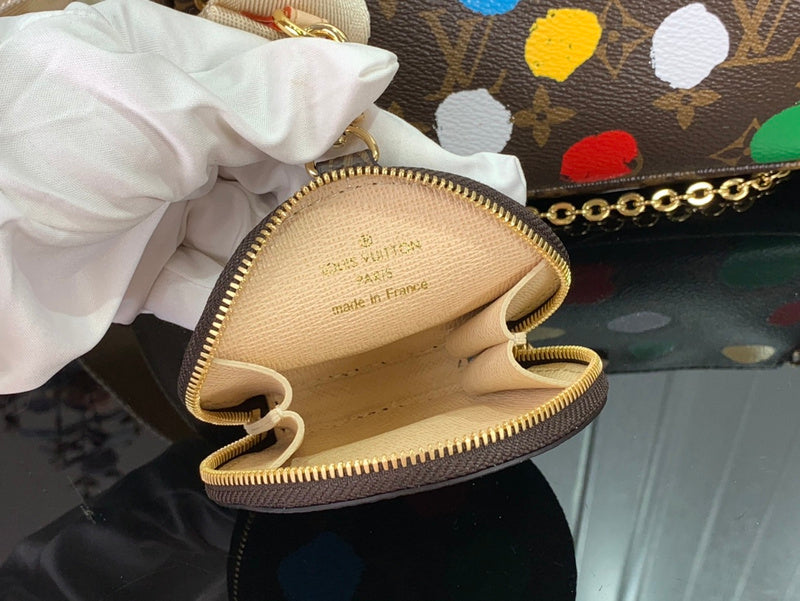 Bags Attire Louis Vuitton bags - 2469